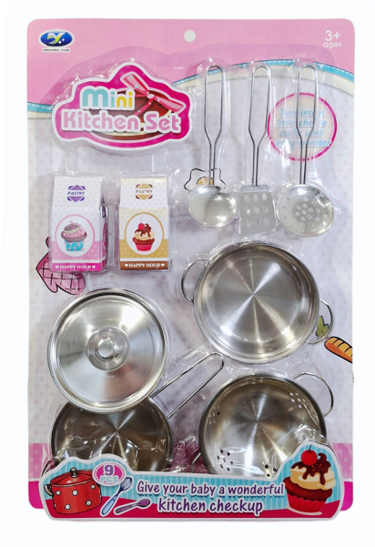 Zestaw kuchenny naczynie i garnki metalowe z akcesoriami